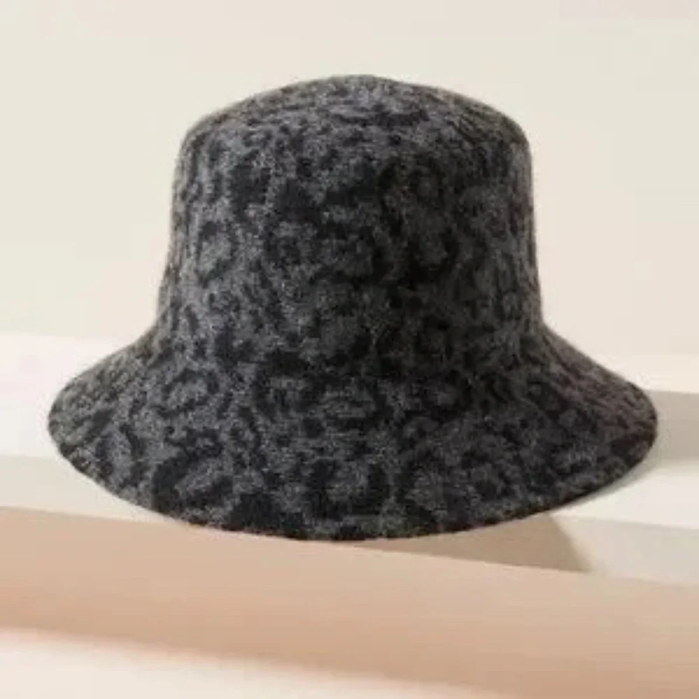NWT Antropologie Finn Animal Print Fuzzy Bucket Hat